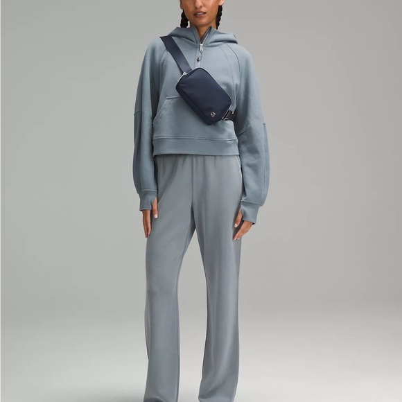 Lululemon Everywhere Belt Bag 1L Metal Hardware- True Navy/ Silver - Picture 6 of 6